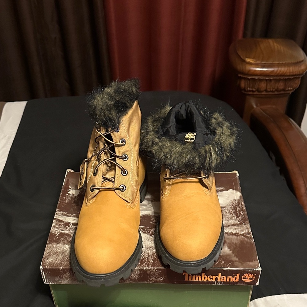 Timberland Brown Boots with Black Fur Trim